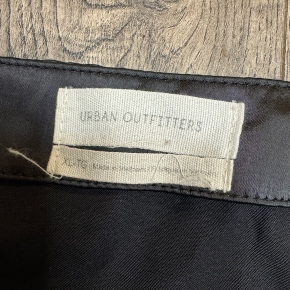 Urban Outfitters Under The Moon Satin Mini Skirt In Black- Size XL - Picture 4 of 5